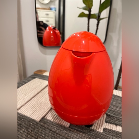 Leifheit Red Plastic Carafe Pitcher Modern Future Bubble Carafe Cherry Vintage - Picture 4 of 5